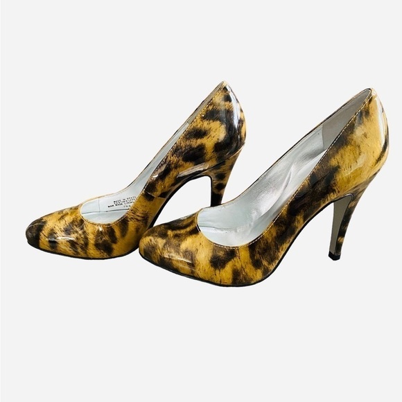 JESSICA SIMPSON LEOPARD PRINT 7.5 HEELS - Picture 1 of 5